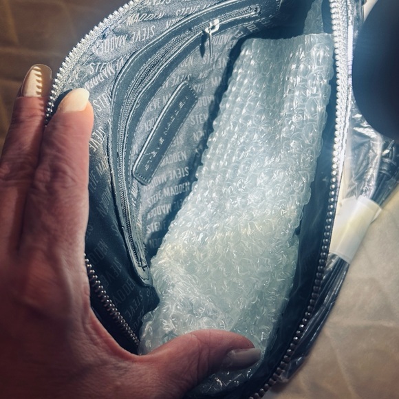 Steve Madden Black & Lavender Checkered Logo Dome Crossbody Purse - Picture 3 of 5